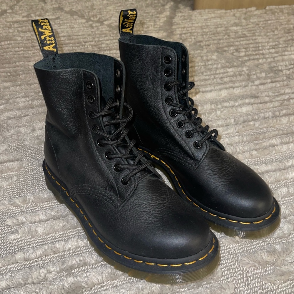 Dr. Martens 1460 Women’s Pascal Virginia Leather Boots - NEVER WORN